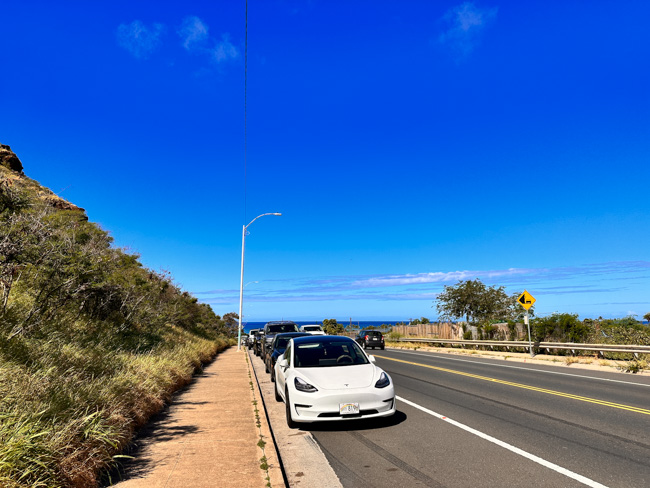 Parking on the side of the Kaukama Road near the trailhead